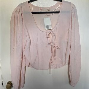 Levi's Light Pink Blouse with Tie Front. NWT. XL